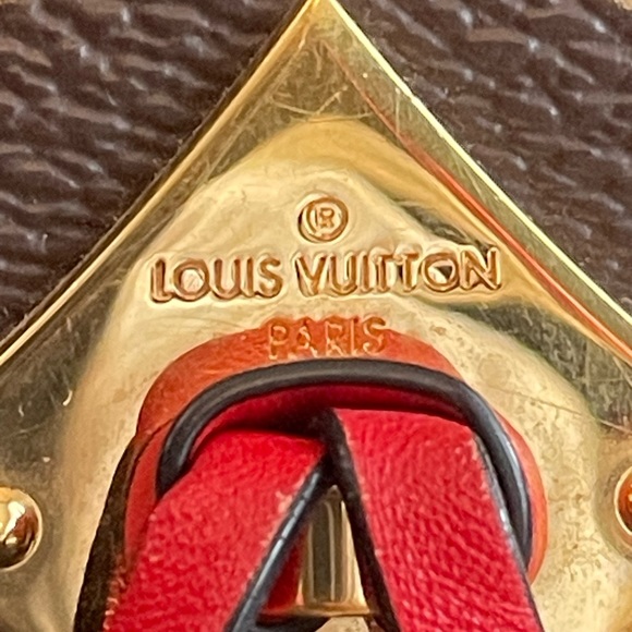 Price is FIrM*Louis Vuitton Saintonge - Picture 3 of 16